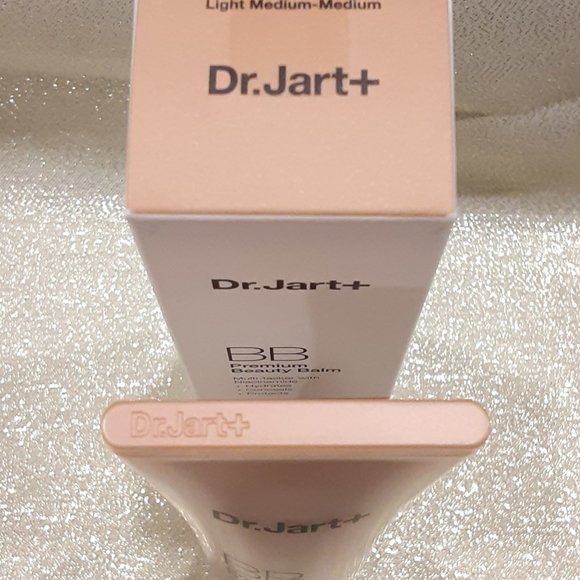 Dr. Jart+ BB Premium Beauty Balm SPF 40- Light Medium/Medium - Picture 4 of 5